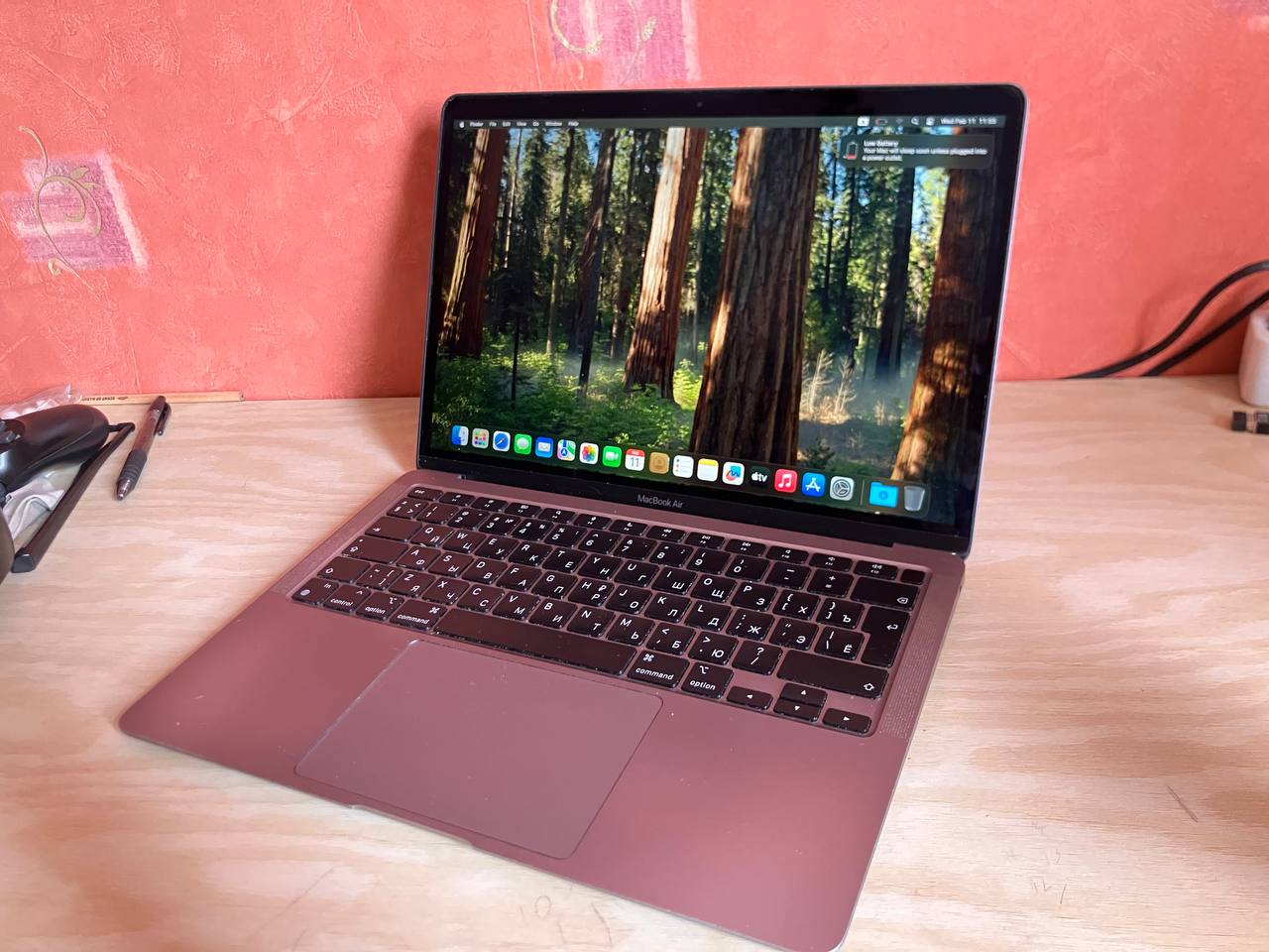 1) MacBook Air m1 8/256