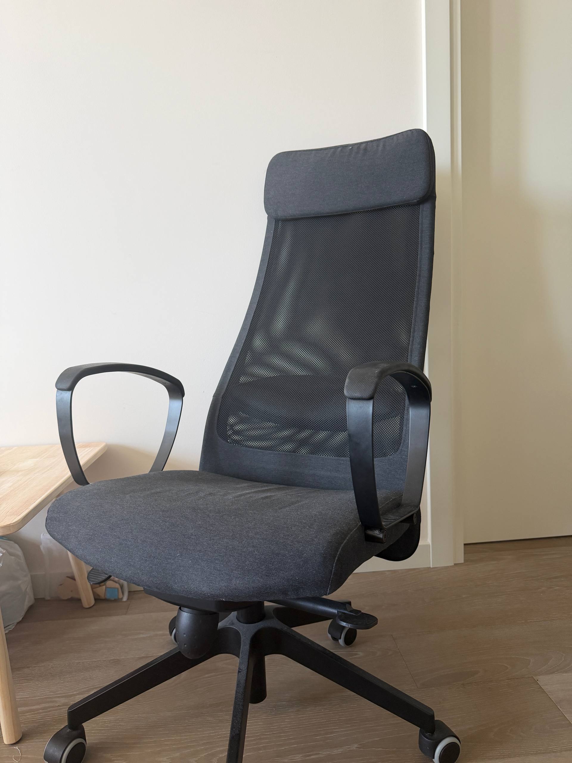 Kancelarijska stolica IKEA MARKUS