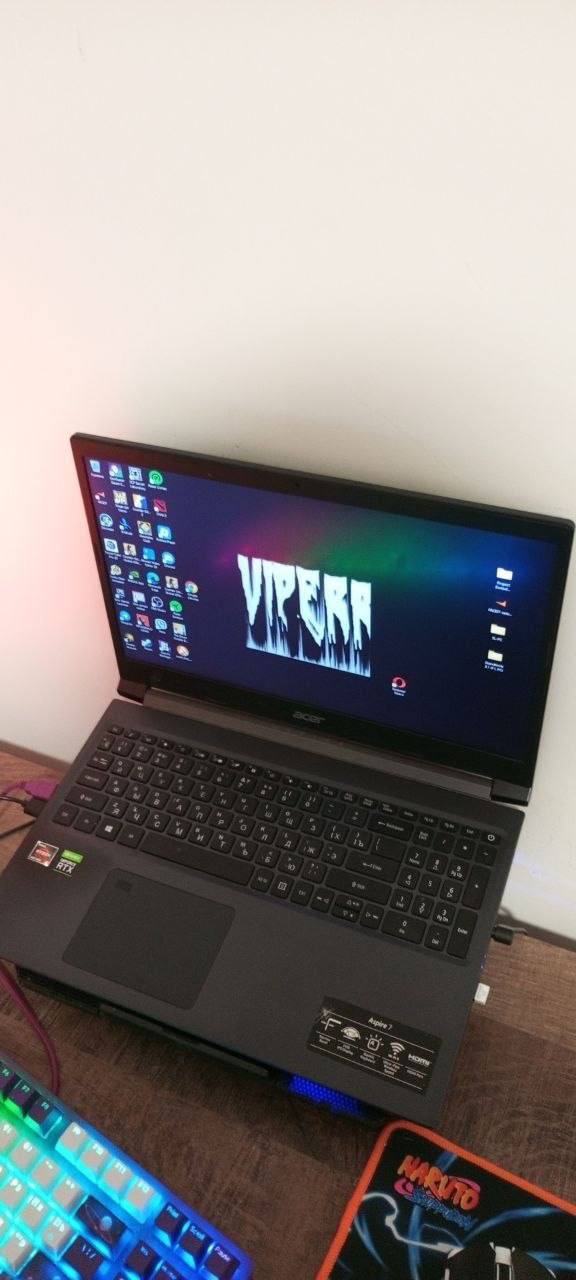 Prodajem laptop Acer Aspire 7