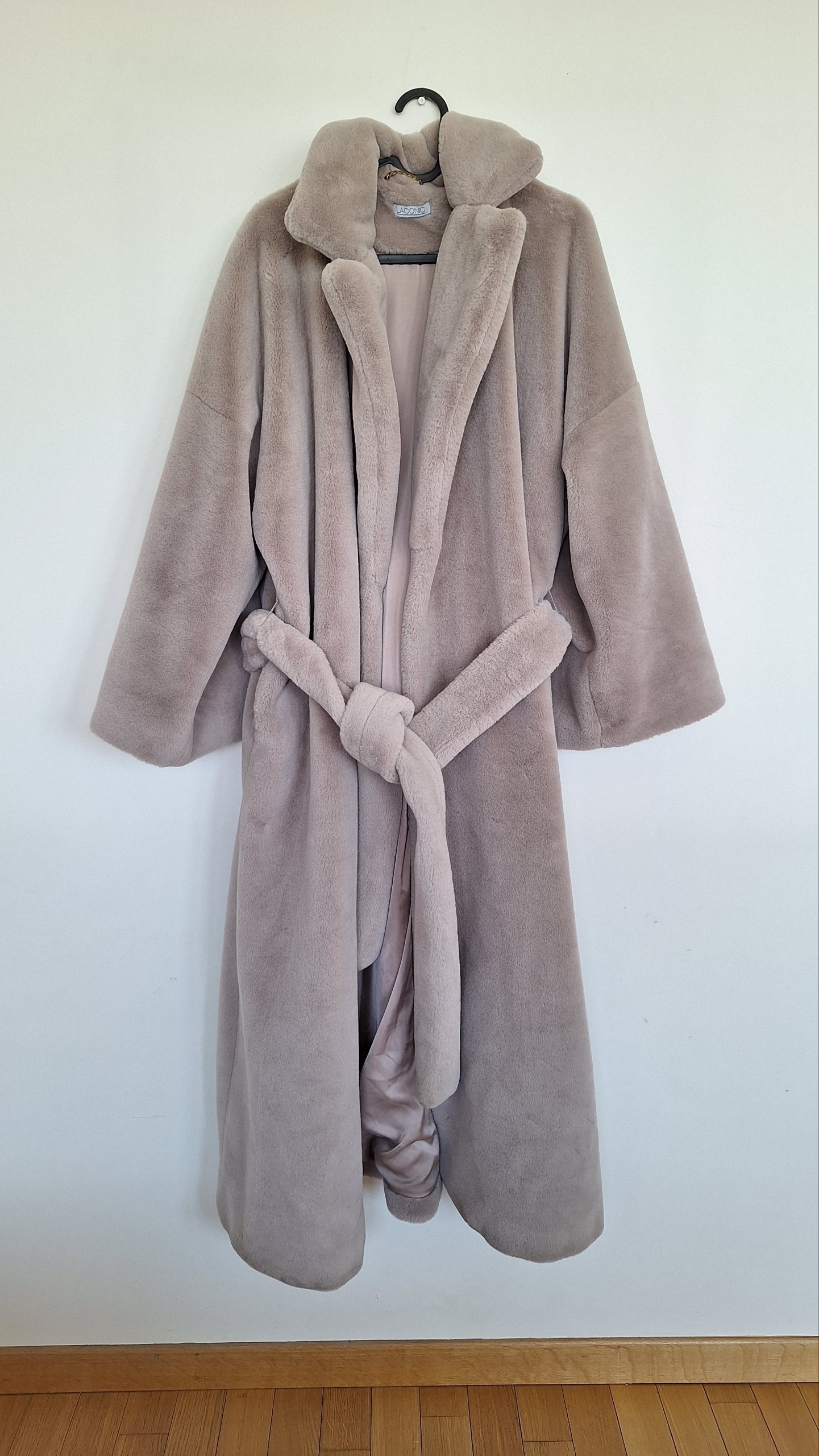 Laconic bundica-kimono