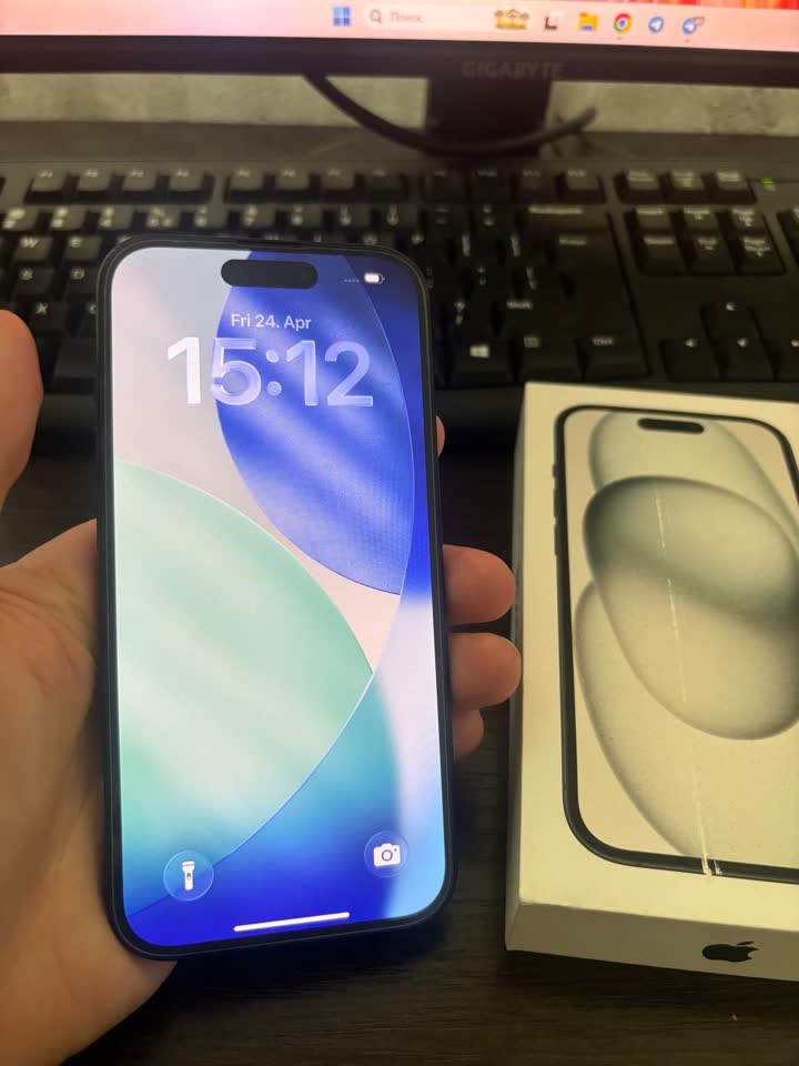 iPhone 15 256GB