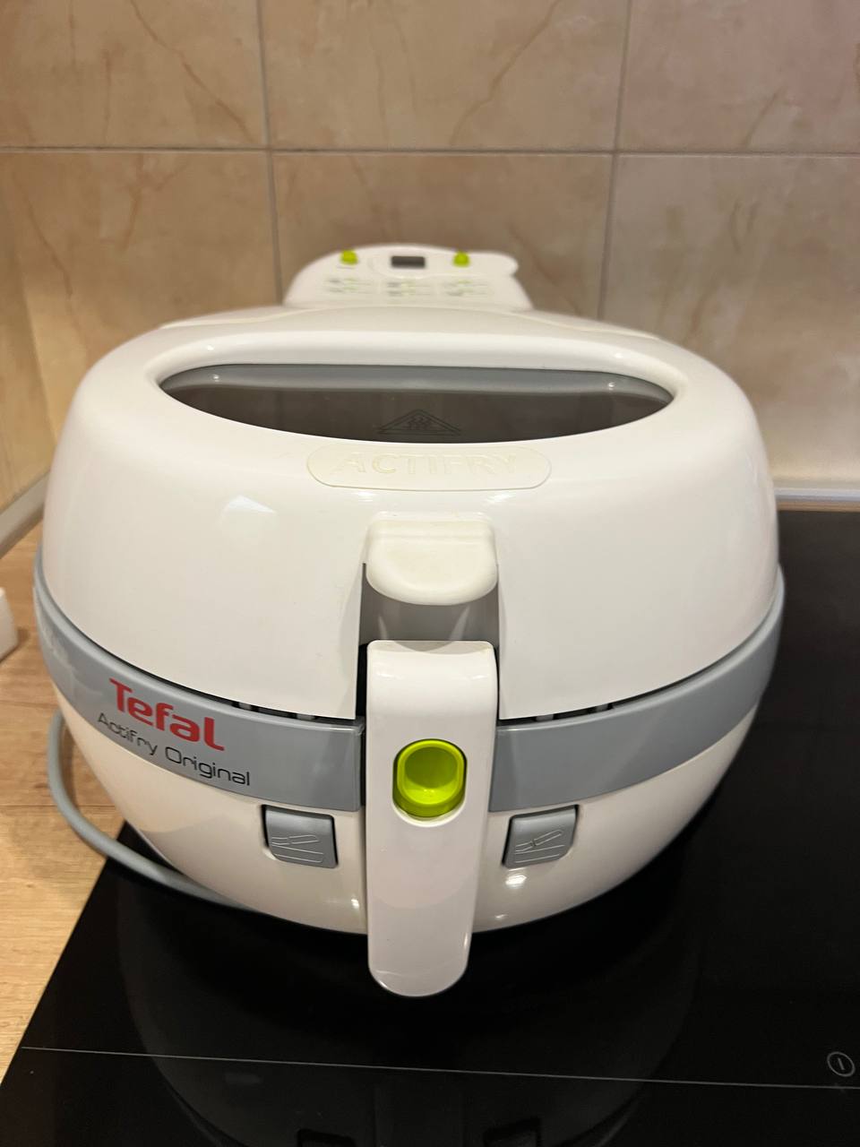 friteze na vruć vazduh Tefal Actifry Original. Sa odvojivim tajmerom. U dobrom radnom stanju.