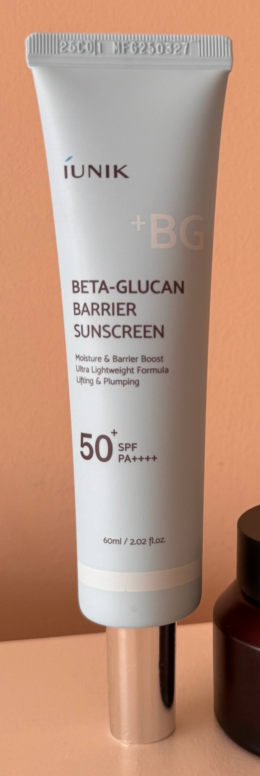 Солнцезащитный крем IUNIK Beta-Glucan Barrier Sunscreen SPF 50+ PA++++