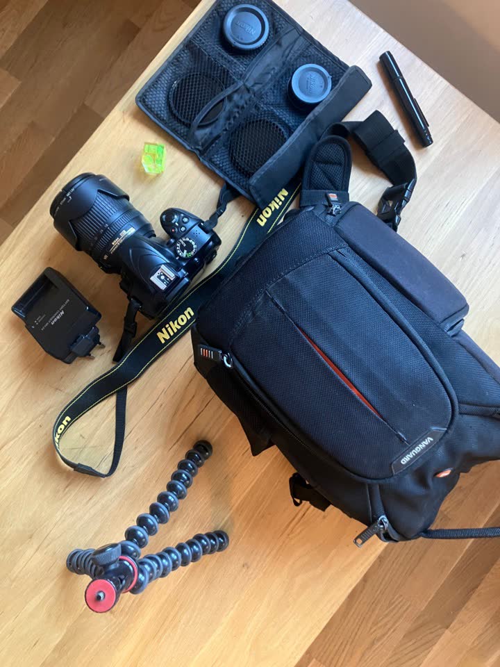 Nikon D5100 + объектив 18-105 VR + рюкзак + полный комплект