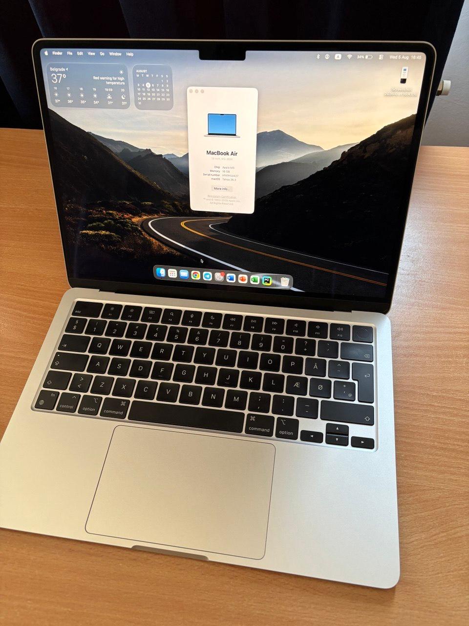 MacBook Air 13" M3 (10 GPU) / 16 GB / 256 GB