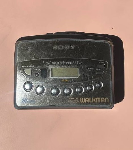 Продам sony walkman wm fx453