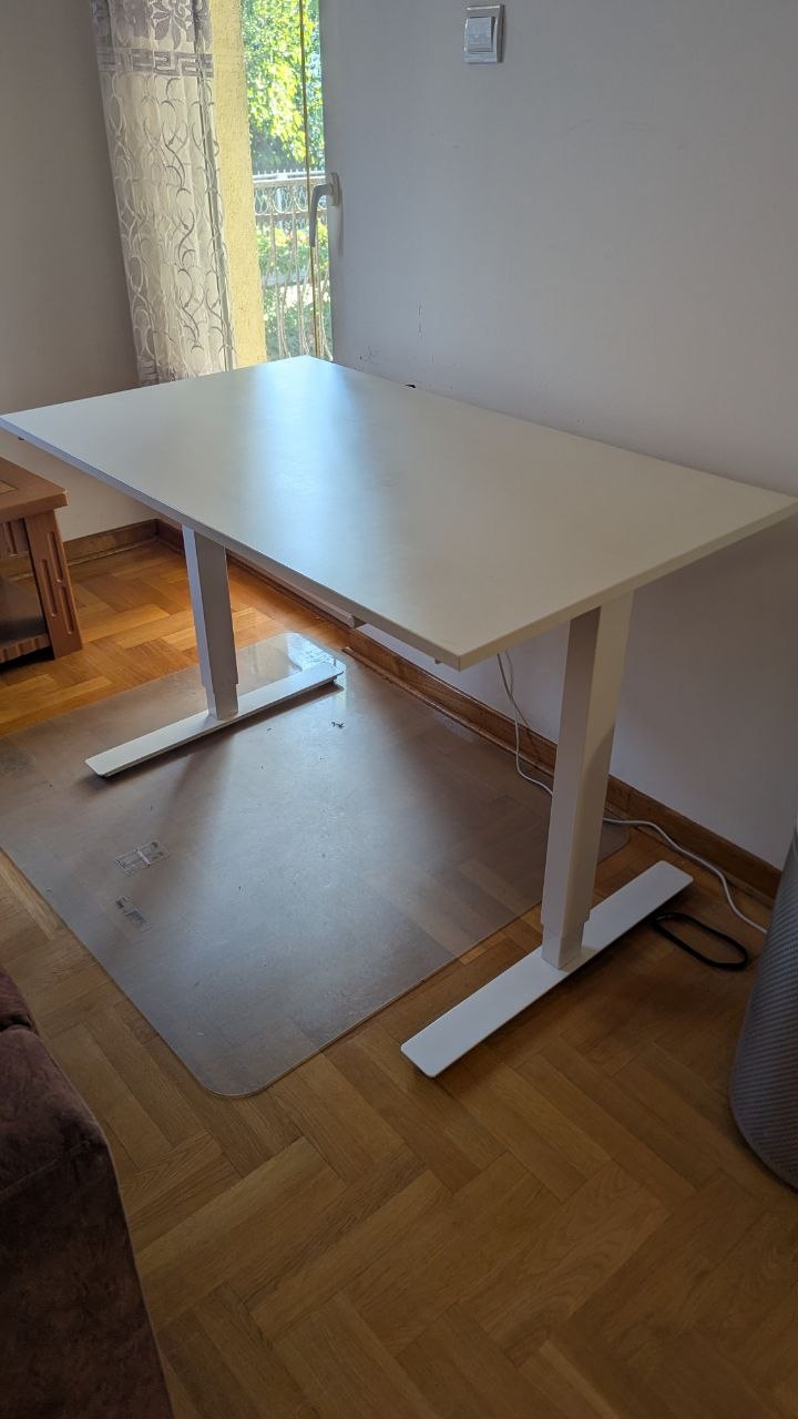 Prodajem radni sto IKEA TROTTEN 160×80 cm