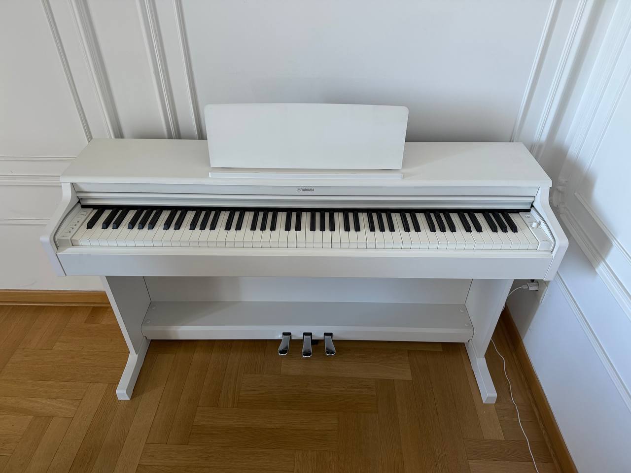 Продам электронное домашнее пианино Yamaha YDP-165
