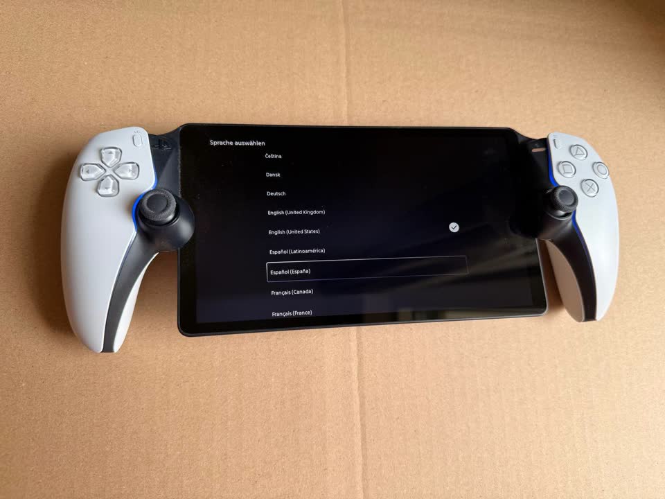 Playstation Portal. Состояние идеальное, полный комплект с коробкой и родным кабелем.