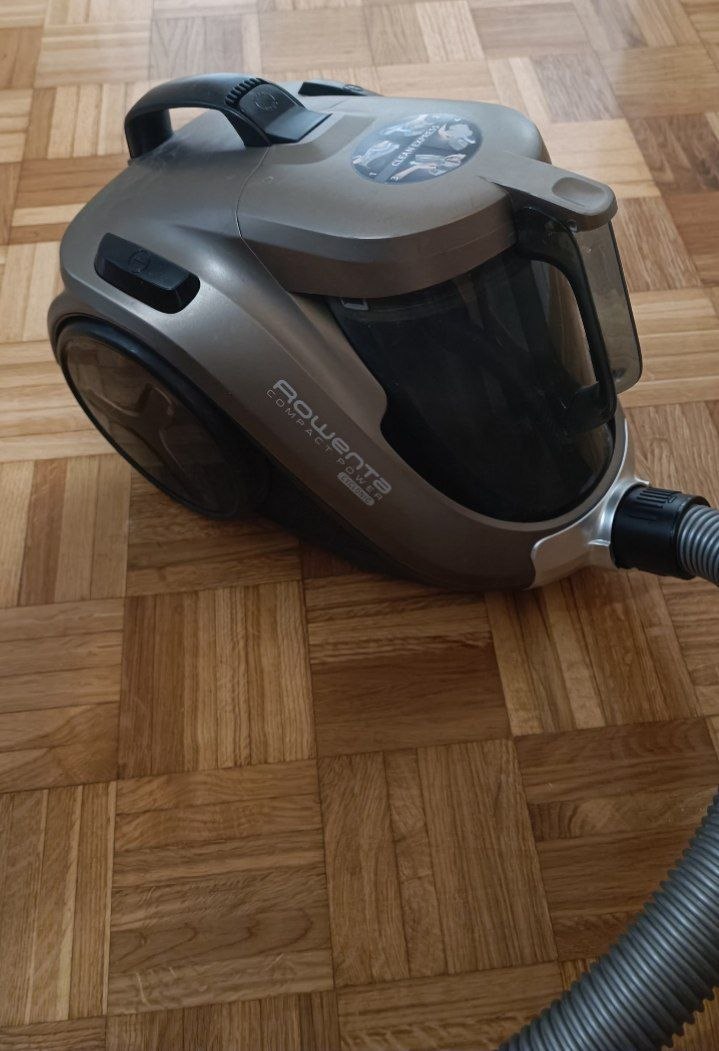 Циклонный пылесос Rowenta RO3786EA