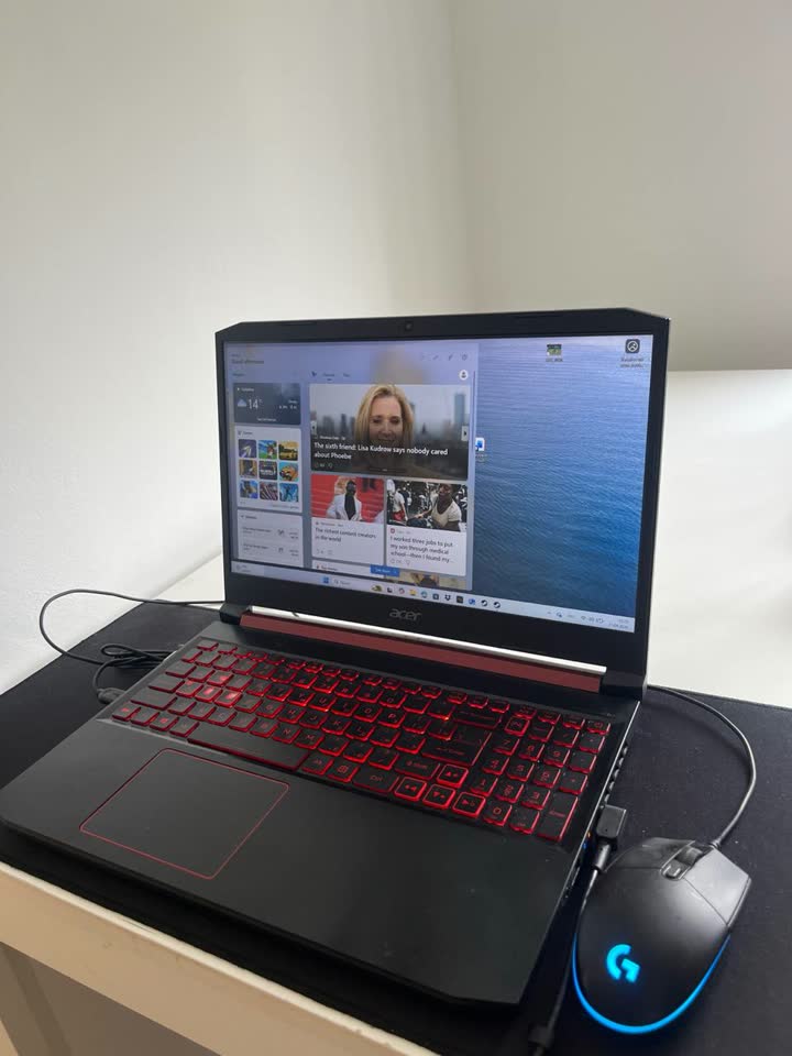 Продам ноутбук acer nitro an515-54, мышь Logitech и коврик