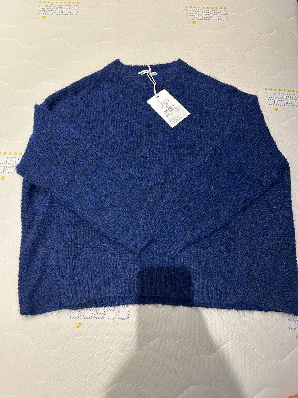 Новый и очень красивый свитер из Pull&Bear