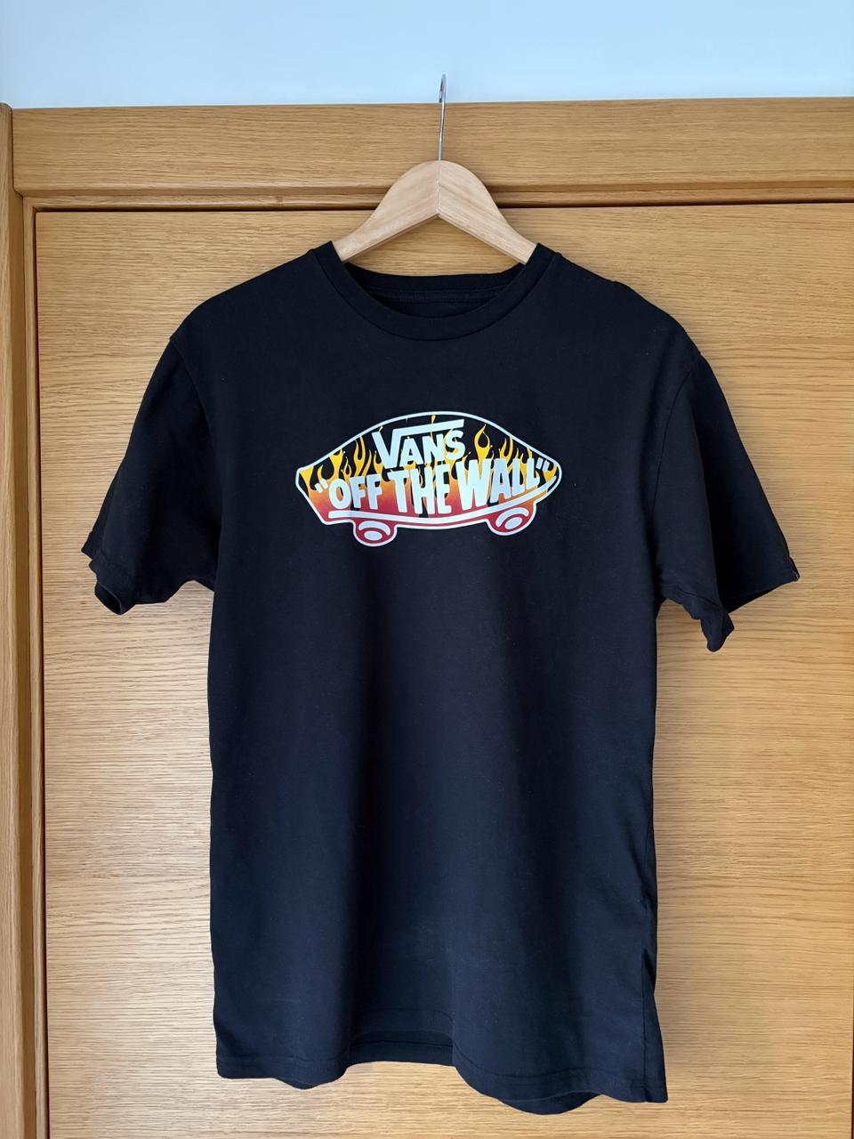 Футболка Vans, шорты Uniqlo, худи H&M, футболка CottonOn