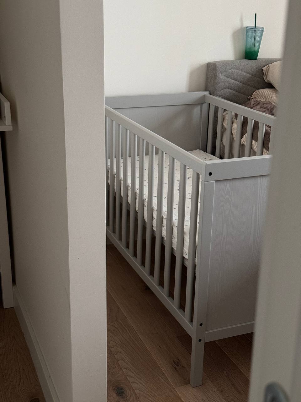 IKEA SUNDVIK dečji krevetac 60x120 cm sivi
