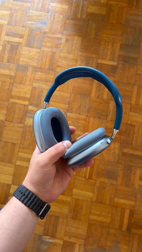 Продаю наушники Airpods Max (Lightning)