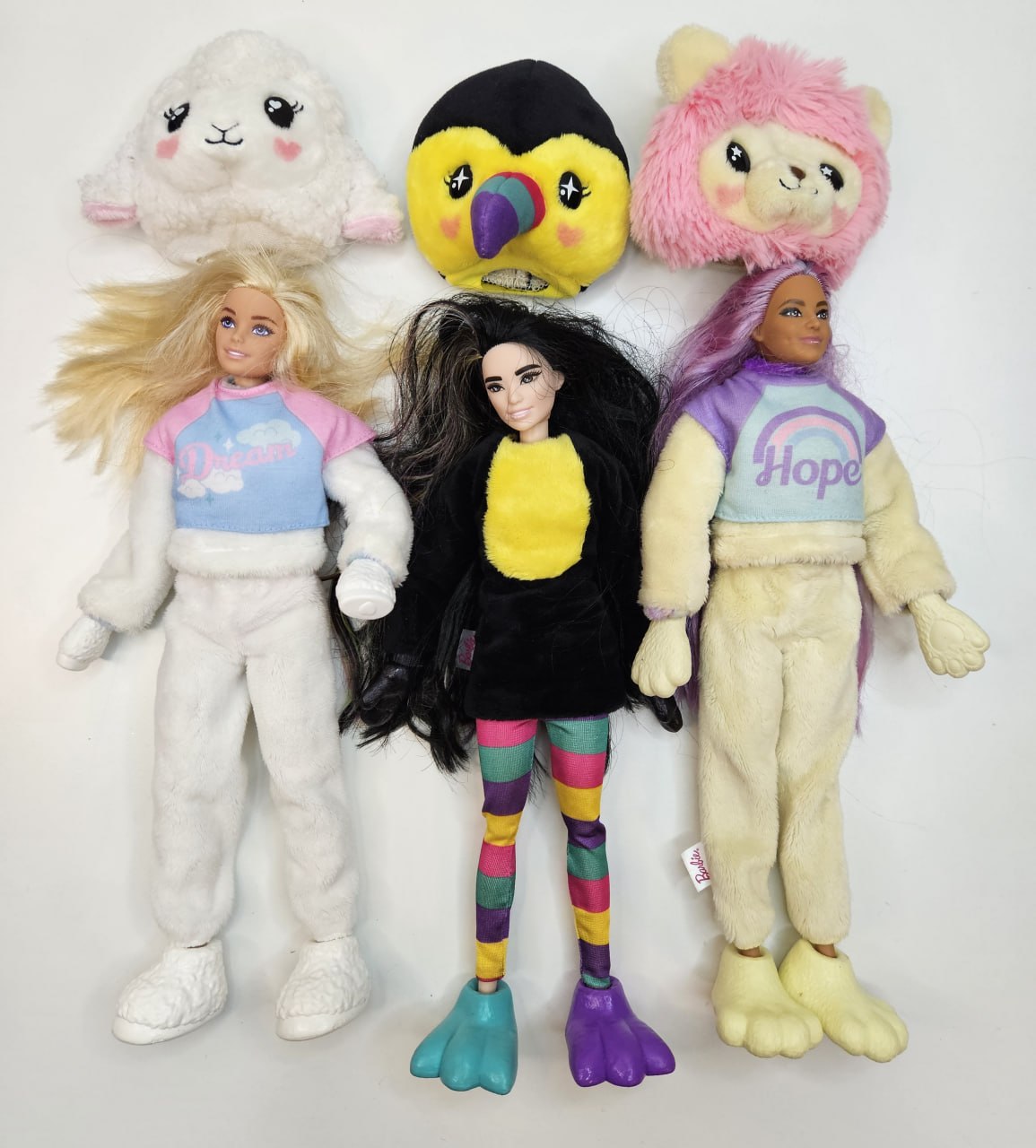 Lutke i originalni plišani kostimi iz serije Barbie Cutie Reveal