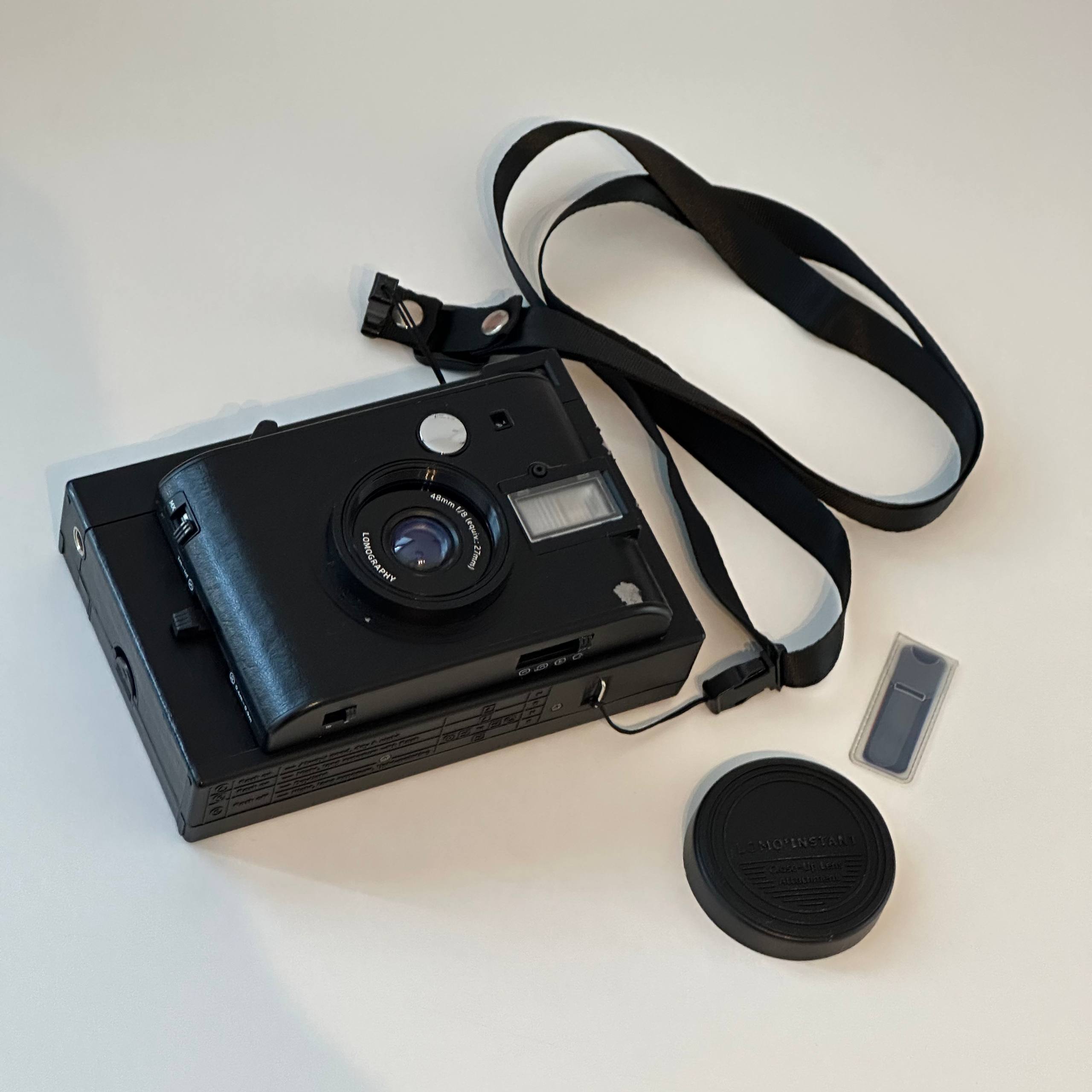 lomo’instant camera black edition