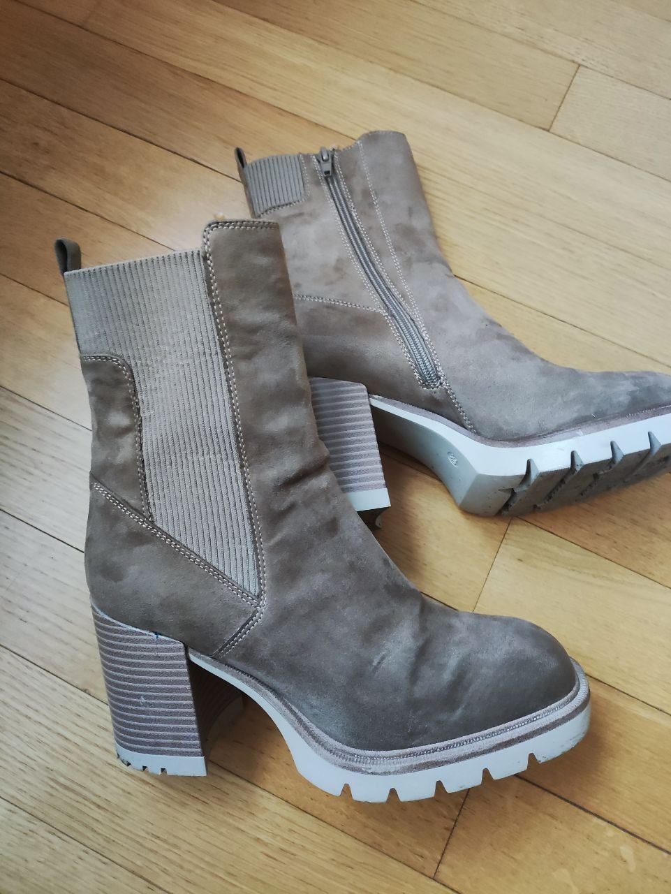 Ботильоны из нубука Deichmann