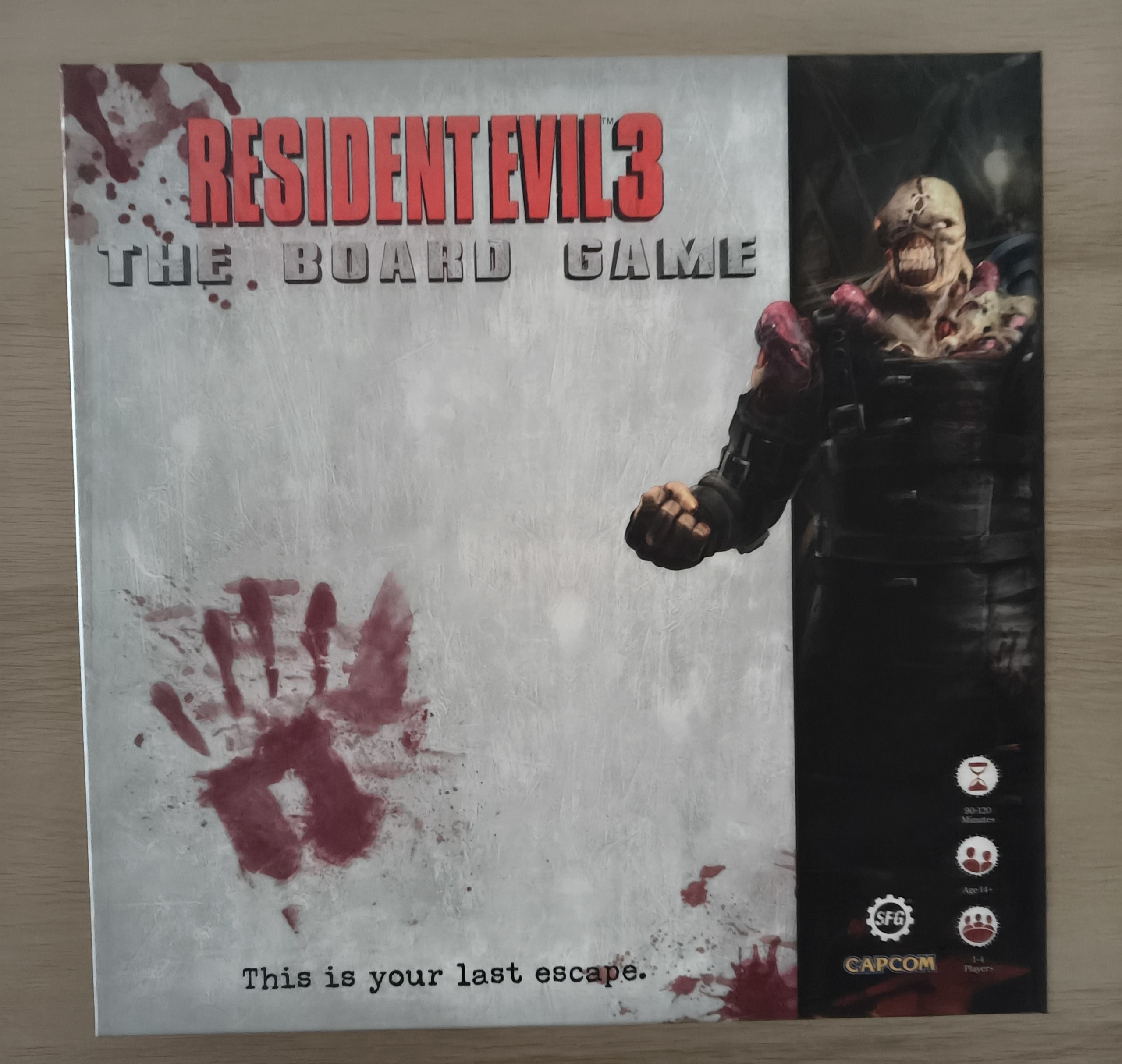 Продам настольную игру Resident Evil 3 с дополнением City of ruin