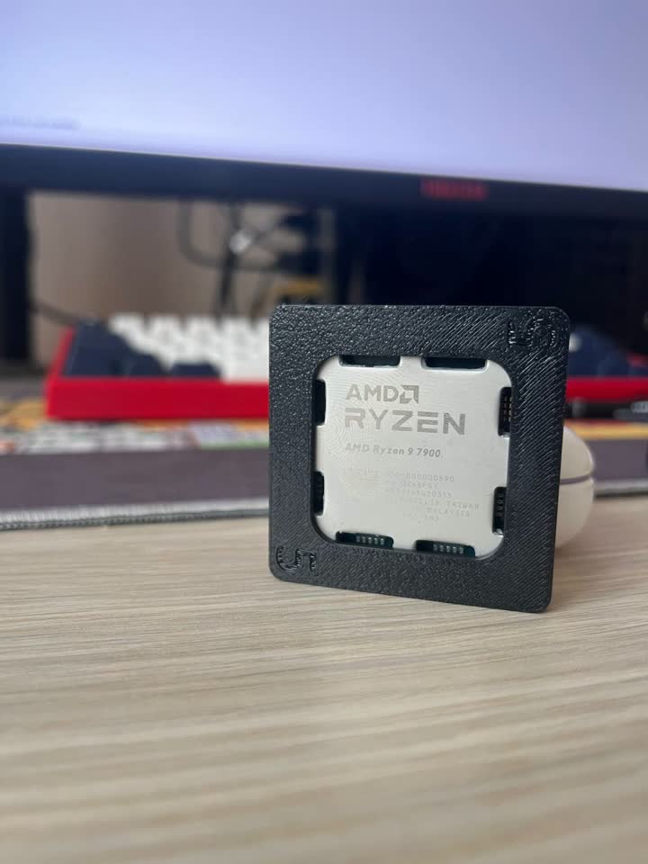 Продаю R9 7900