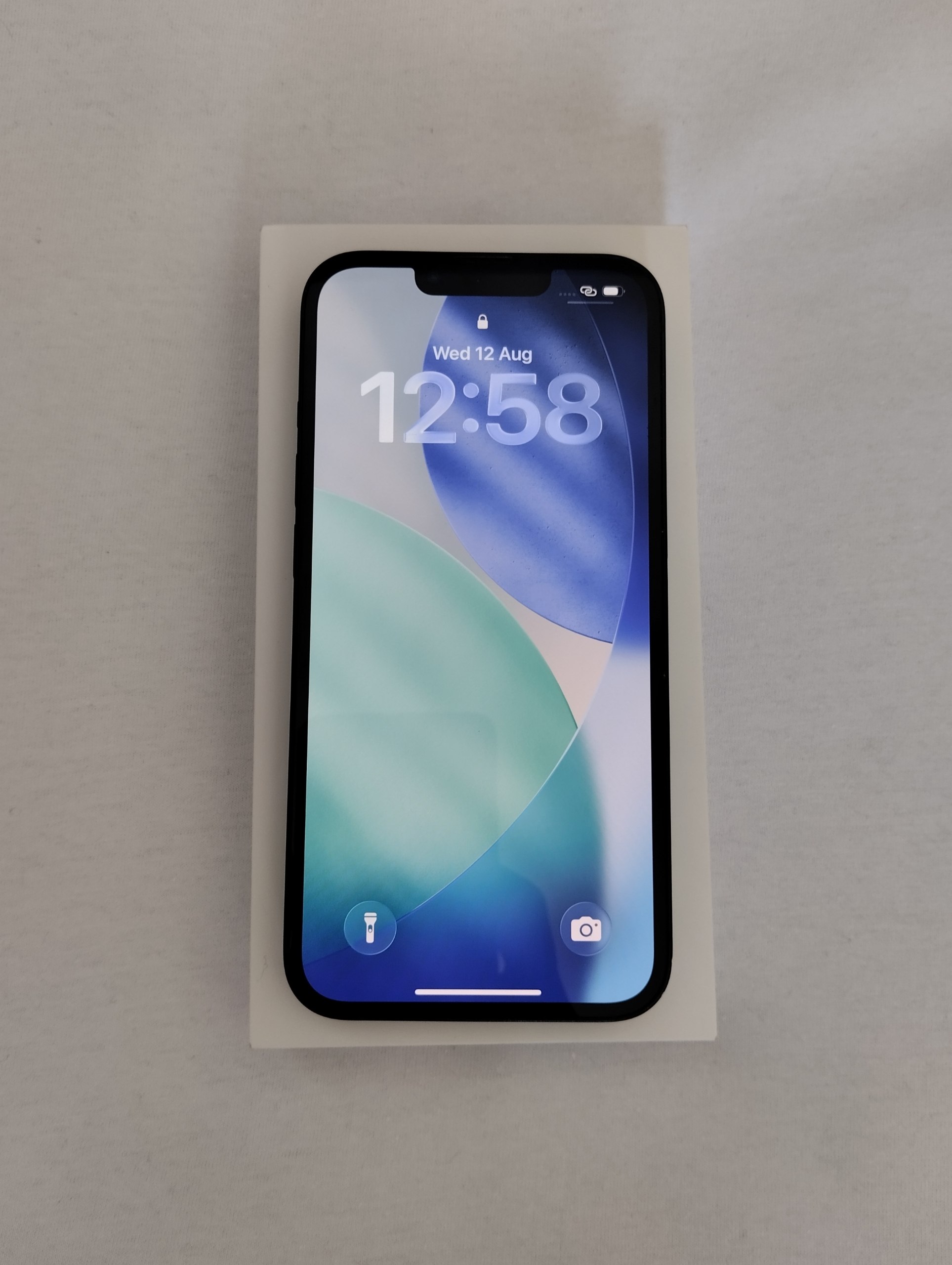 Prodajem iPhone 13 Midnight, 128 GB