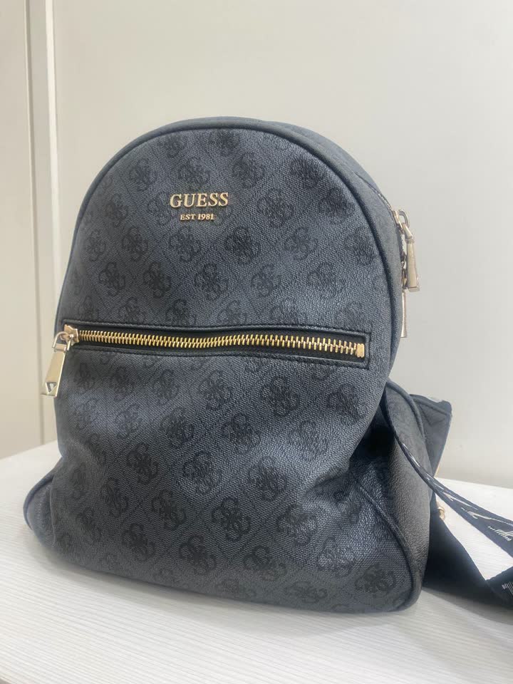 Рюкзак Guess