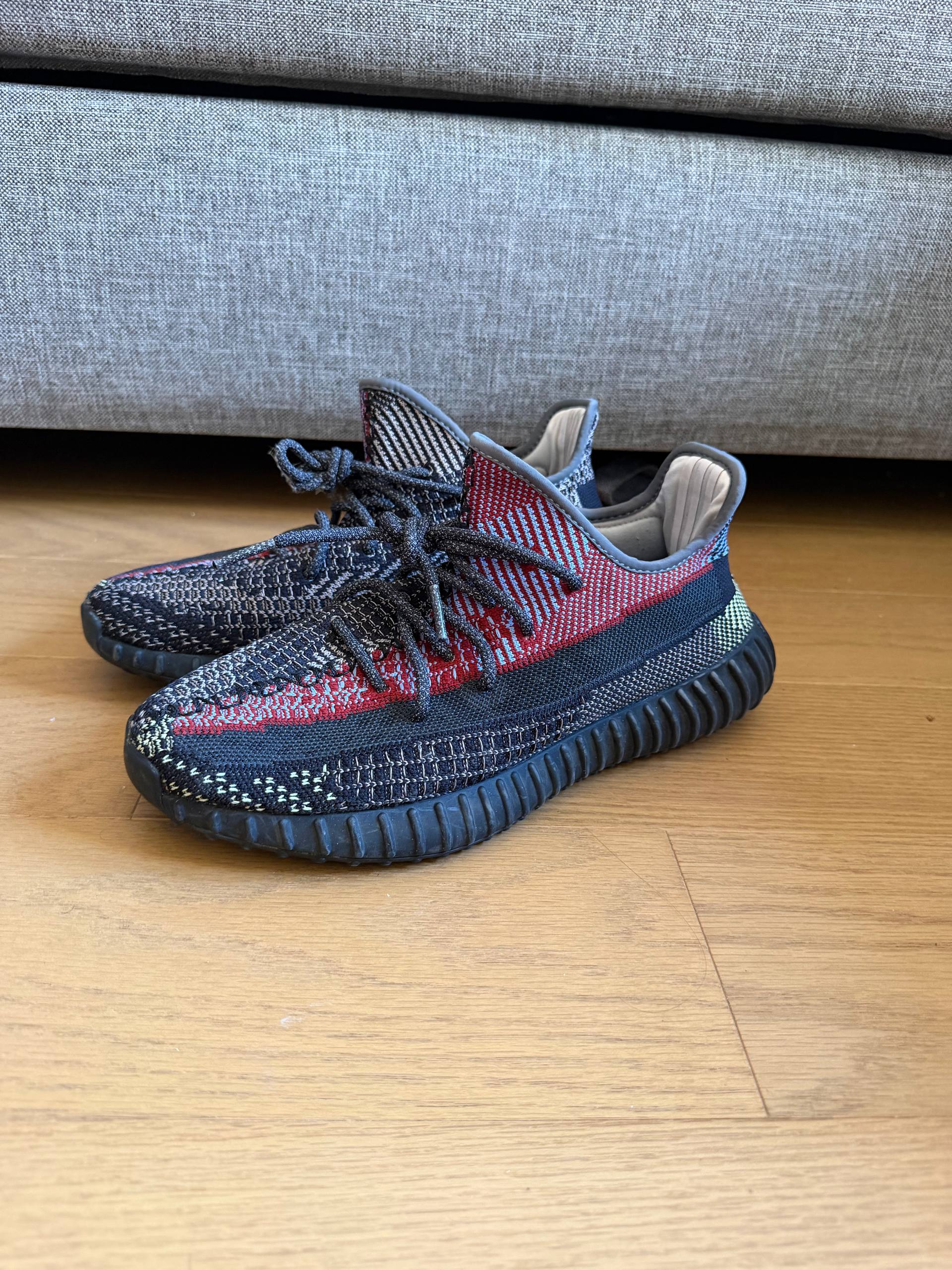 Yeezy Boost 350 — EU 43