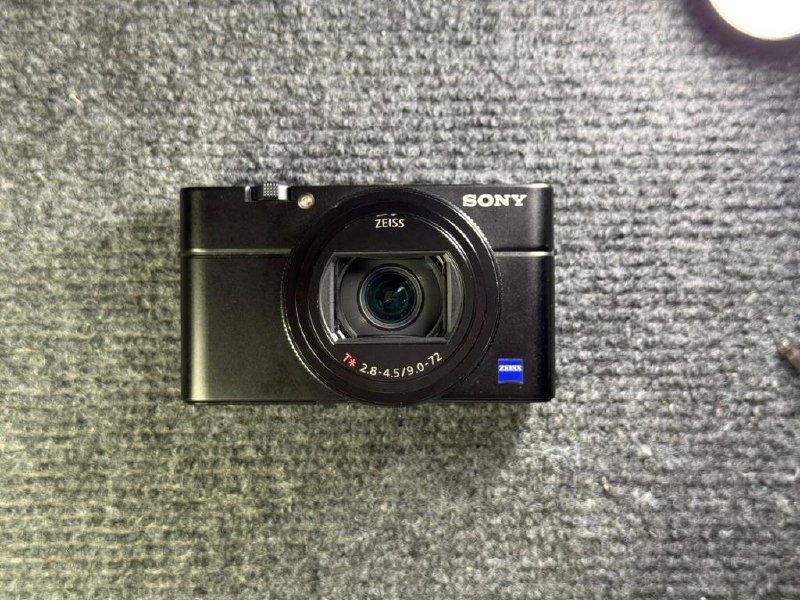 Sony RX100 VII + SmallRig Cage + 5 аккумуляторов + зарядное устройство