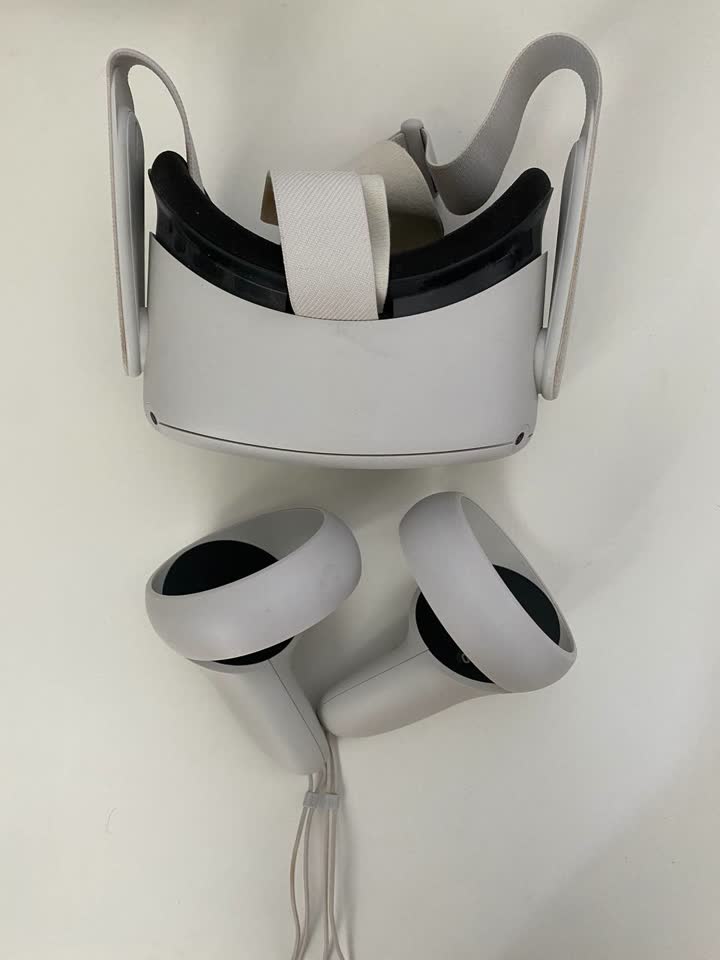 Meta Quest 2 / Oculus VR