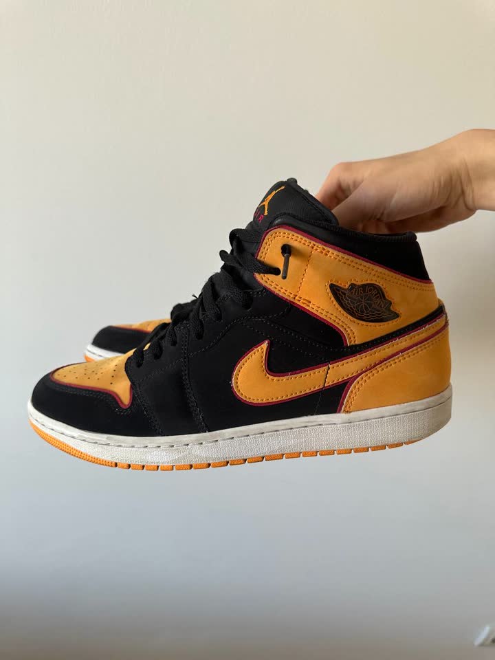 Nike Air Jordan 1 Mid Fat Tongue Black Orange