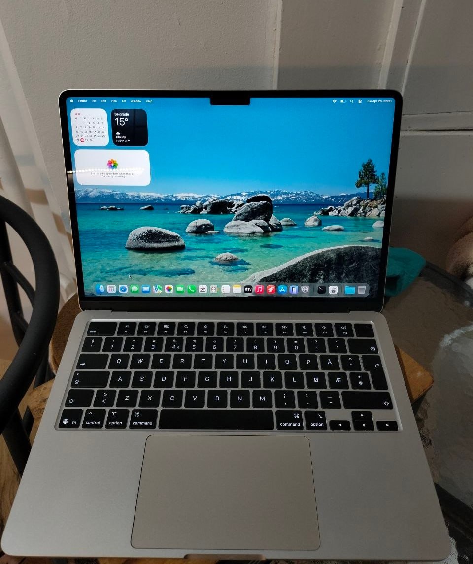 MacBook Air 13" M4 16GB / 256GB
