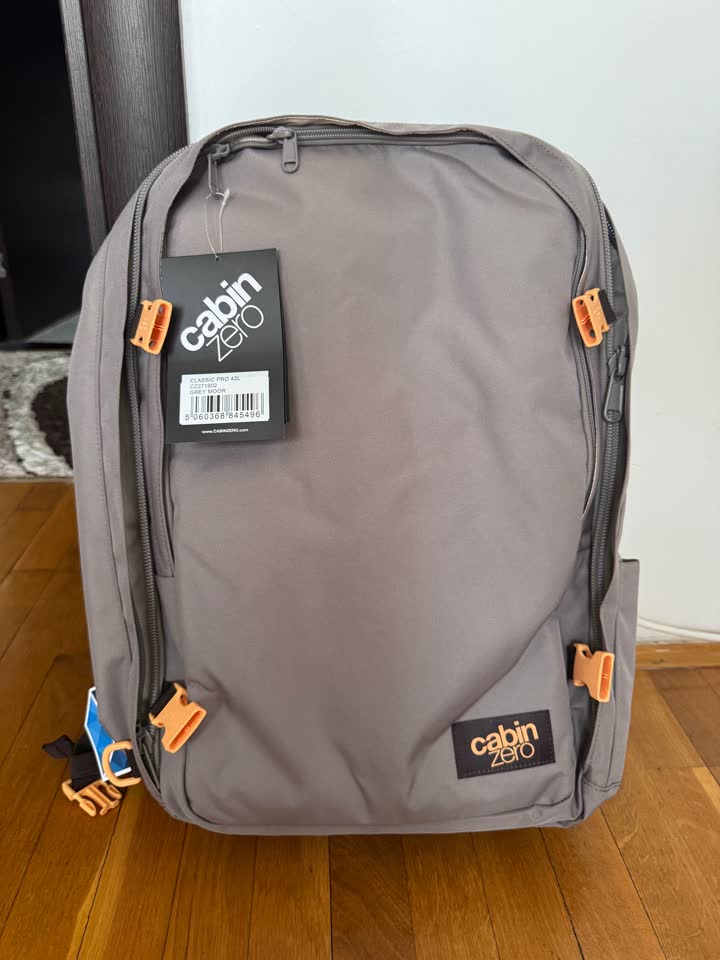 Продам рюкзак Cabinzero 42л