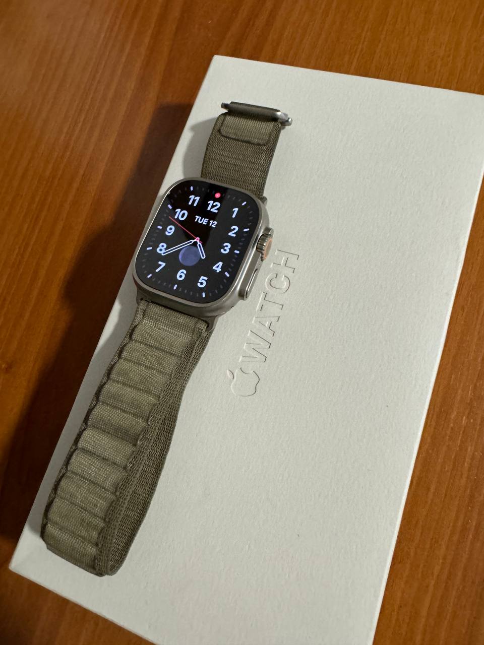 Apple Watch Ultra 2 (49mm Titanium 2024)