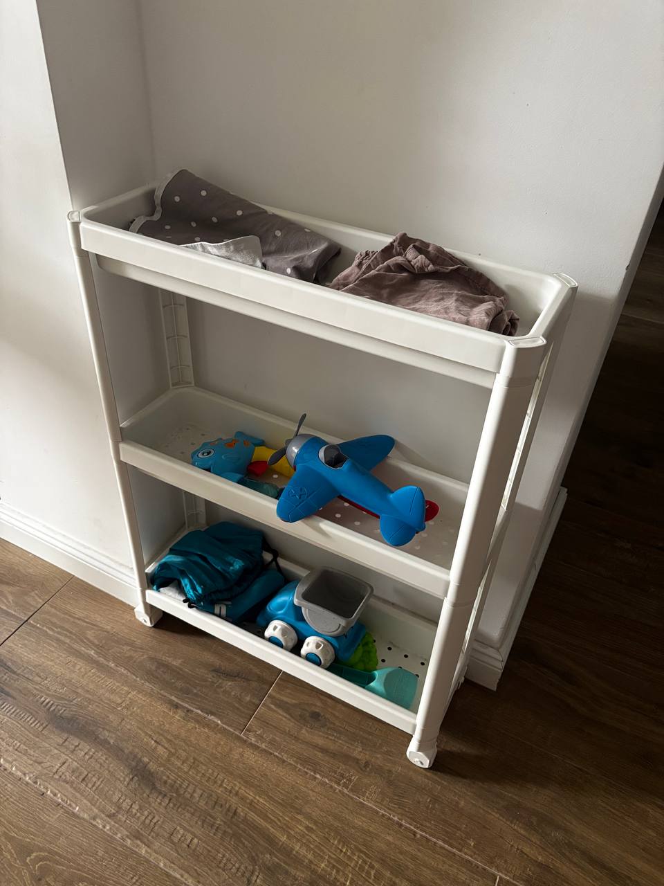 Etazherka na točkićima IKEA Vesken