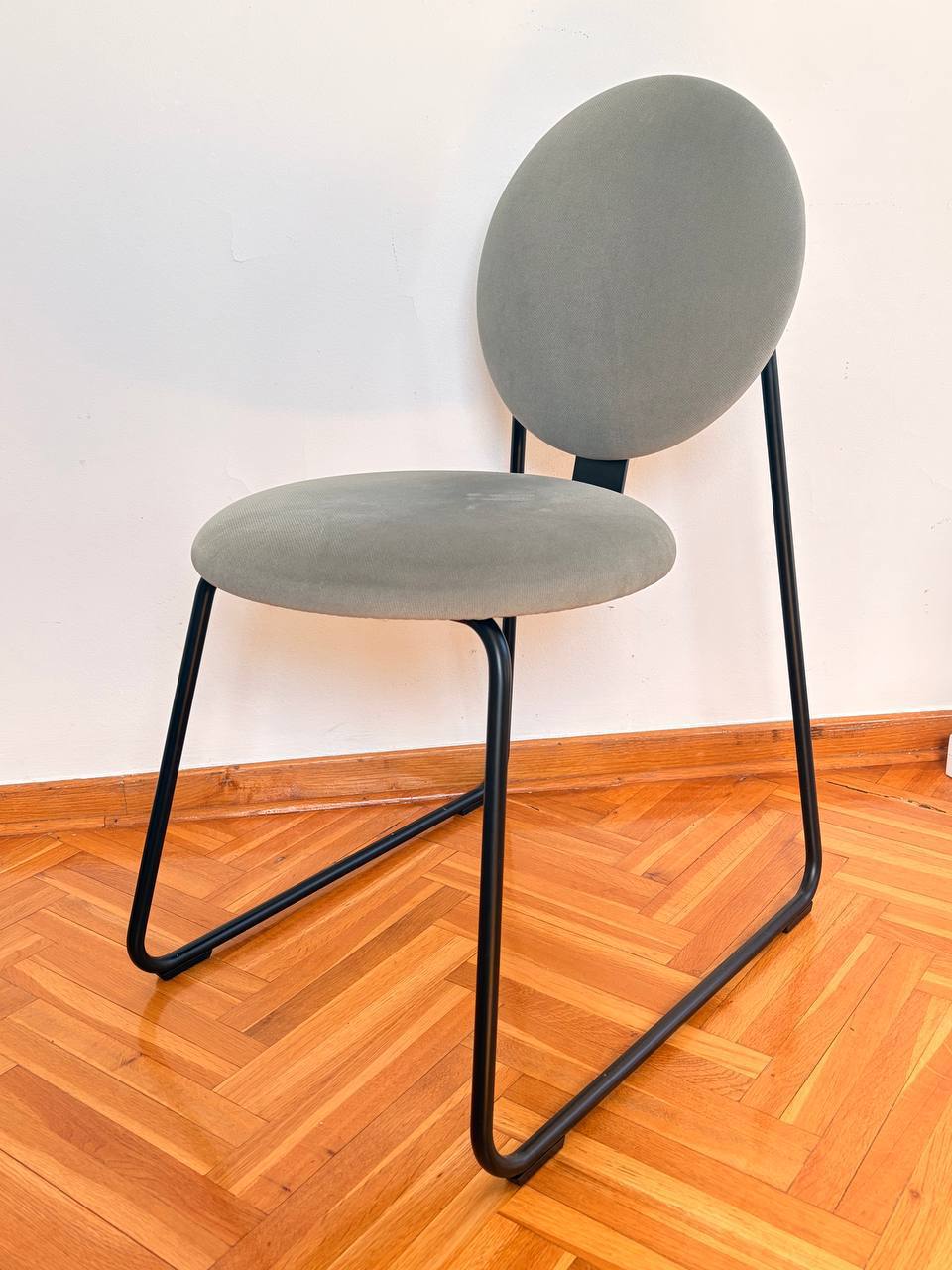 IKEA stolica, zavese, jastučnice DVALA, prekrivač Jysk, naduvavajuća fotelja