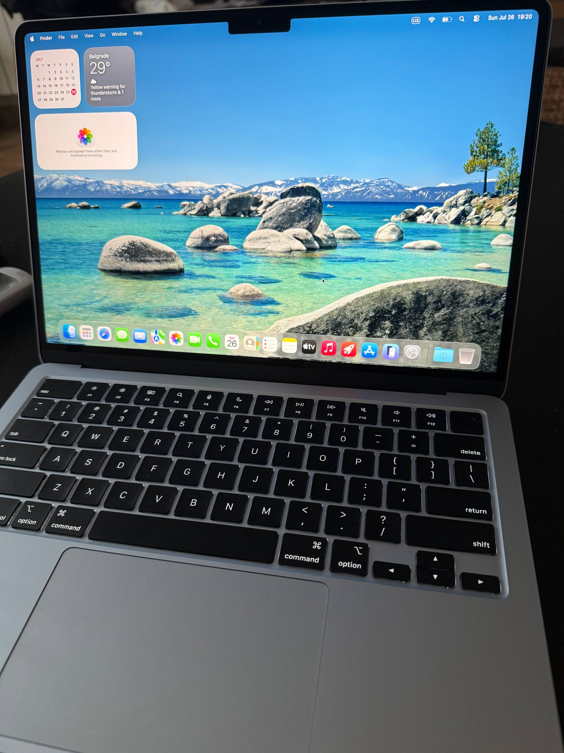 Prodajem MacBook Air M4 16/256