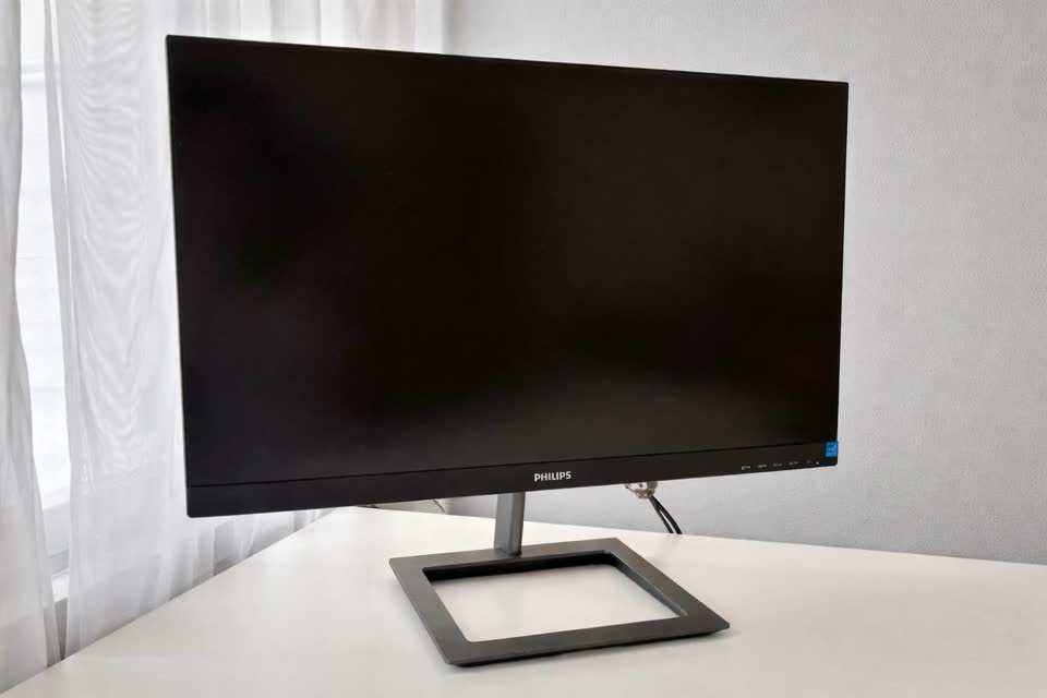 Монитор Philips Monitor 242E1GAJ/00 23,8" / 144 Hz