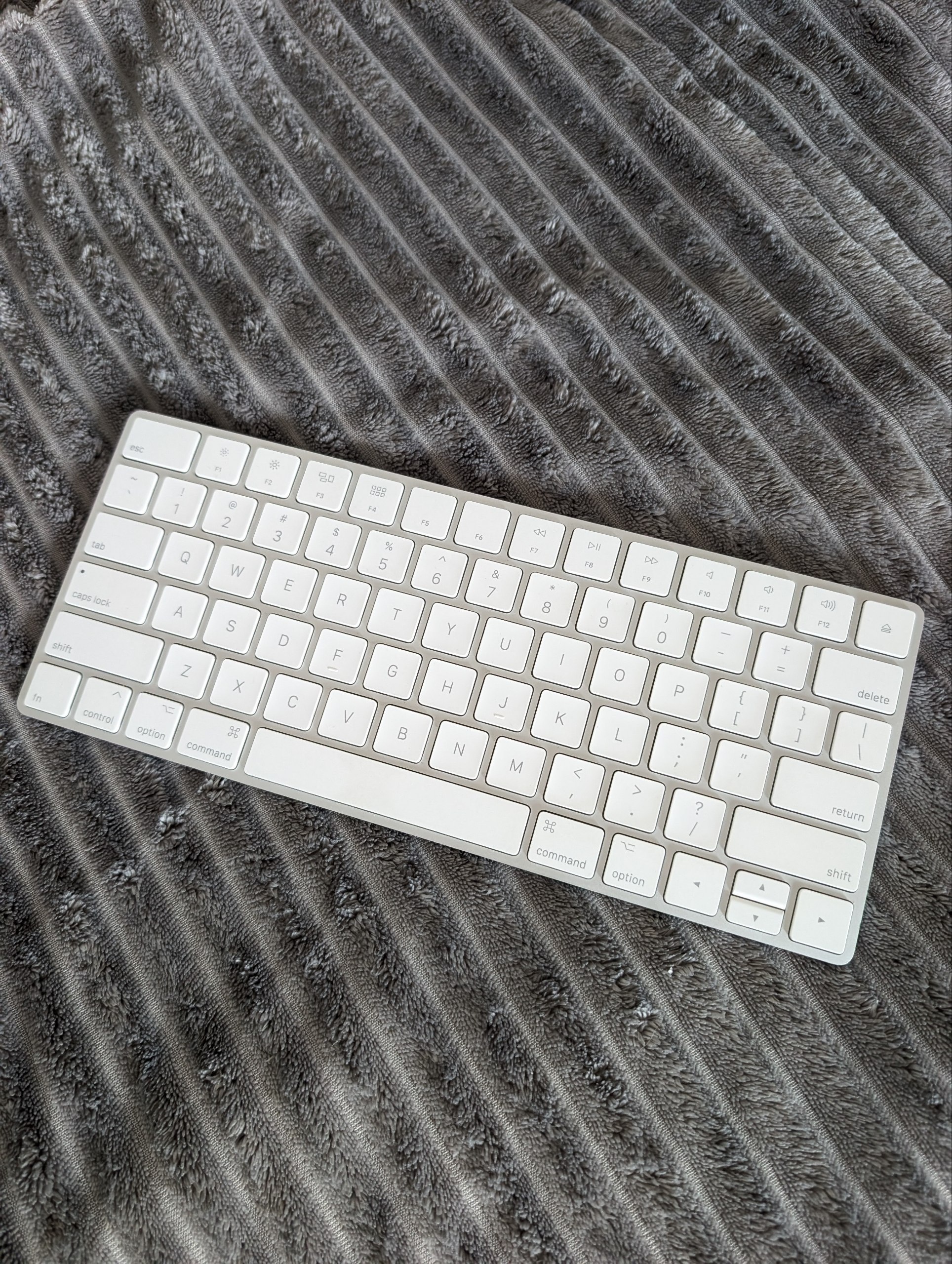 Apple Magic Keyboard (A1644)