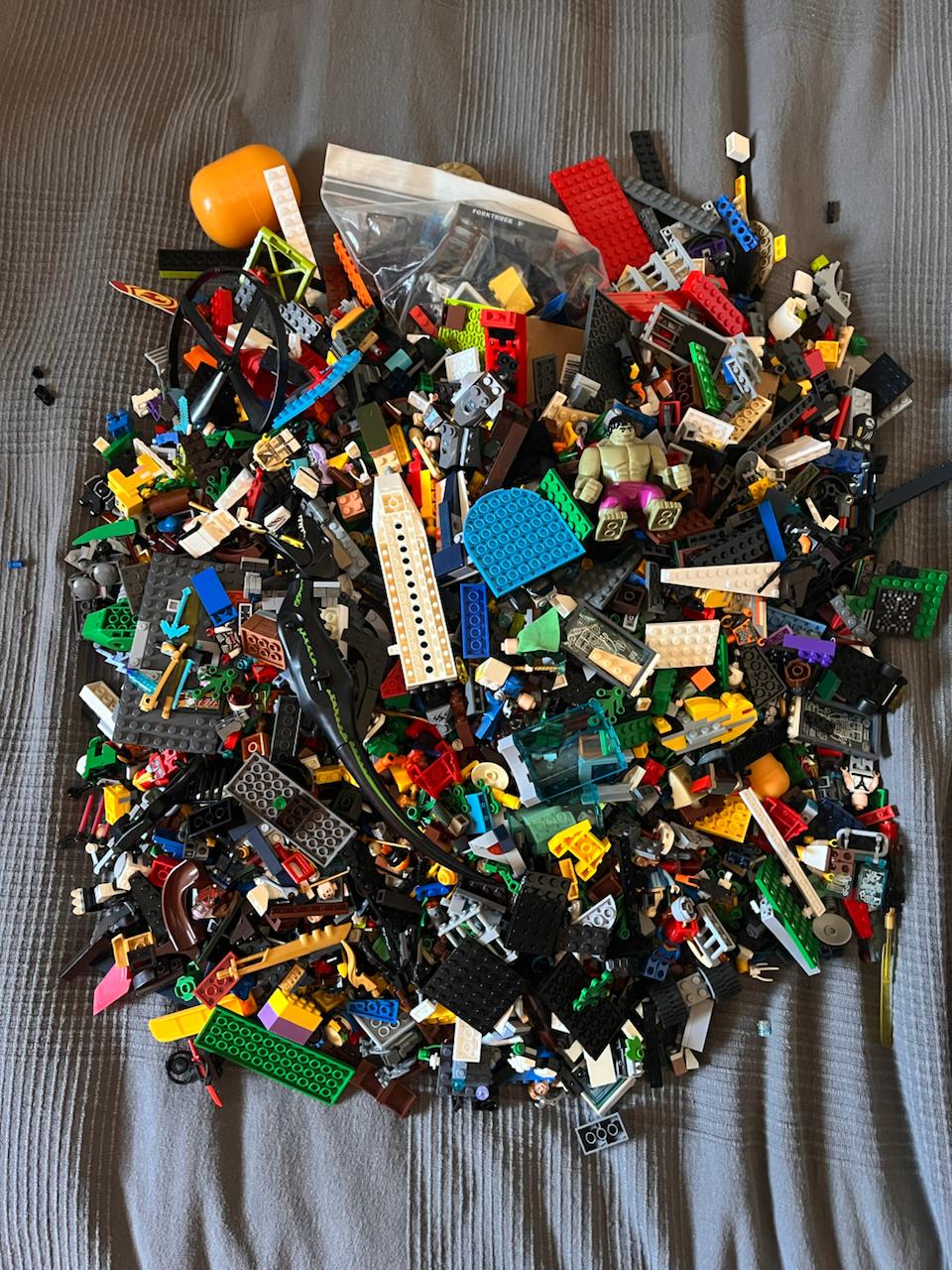 Prodajem Lego konstruktor na komade