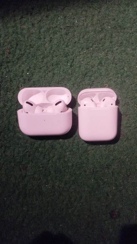 Prodajem airpods 1 i airpods pro