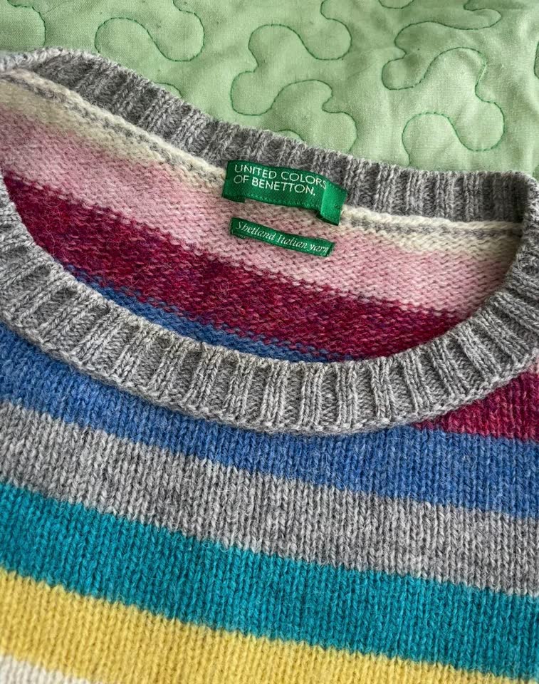 Свитер S-M Benetton 100% шерсть