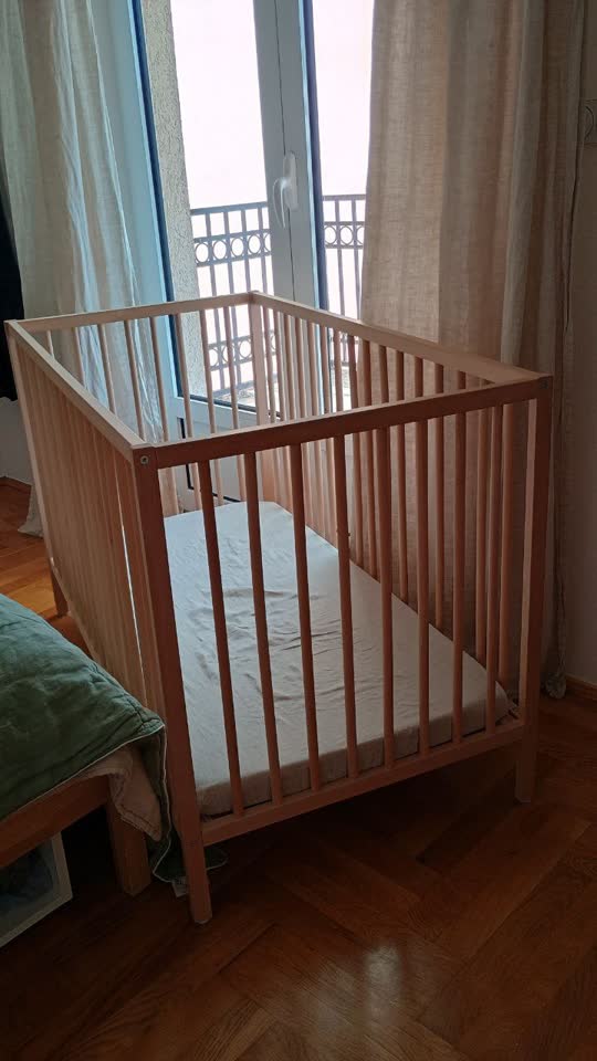Кроватка Ikea и коляска трость