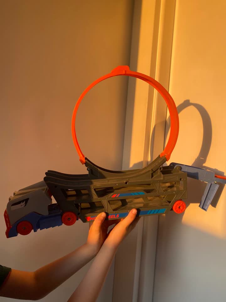 Продаю трек hotwheels