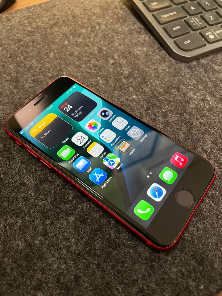 iPhone SE (2020) 64 GB Product Red