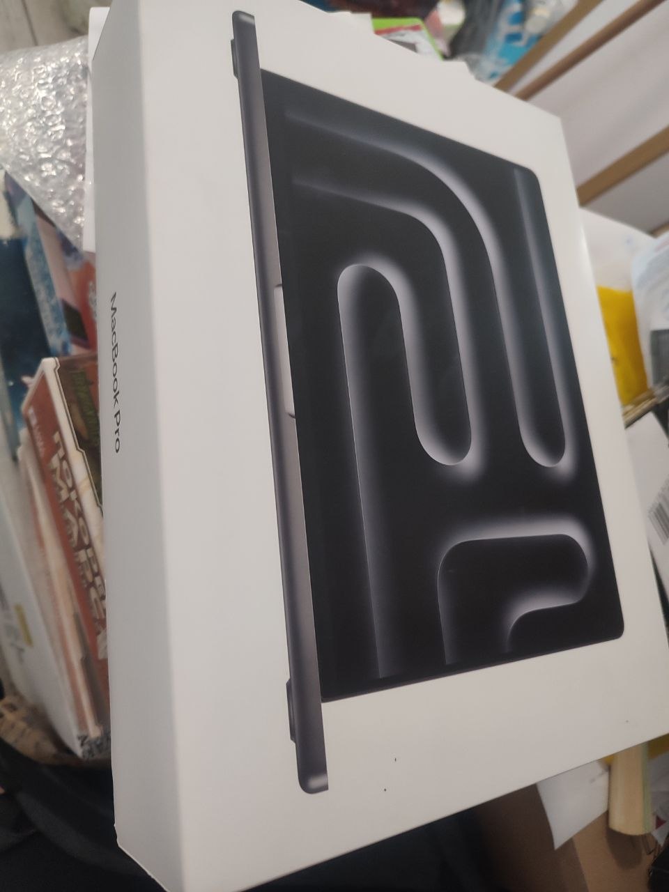 Продам Macbook Pro M4 32gb/512gb