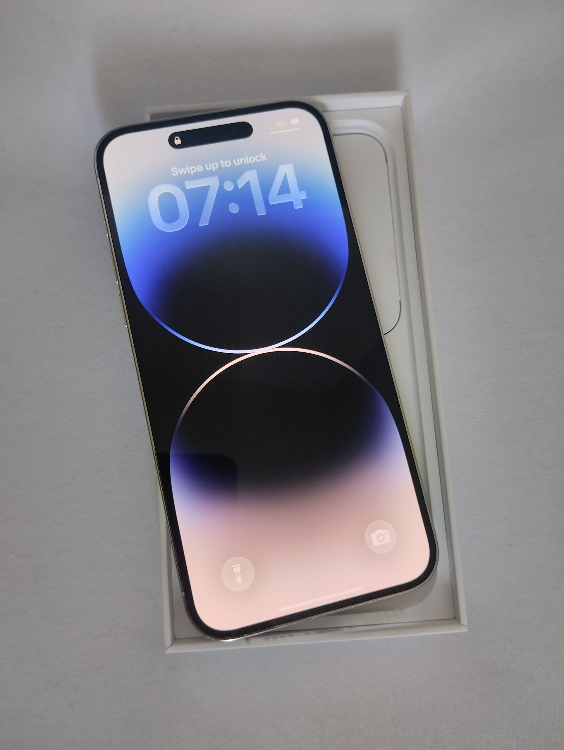 Prodajem iPhone 14 Pro Max Silver, 256 GB