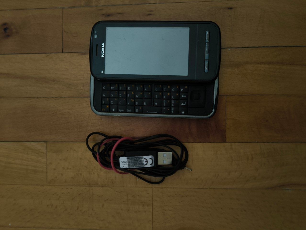 Nokia C6-00