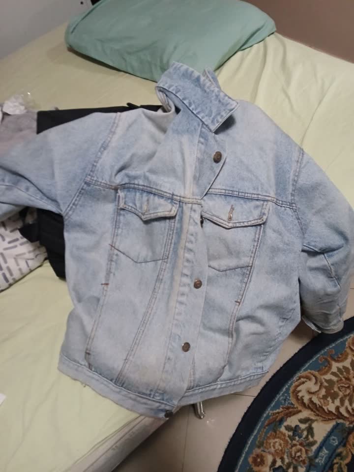 БУ куртка Levi's, обмен на 2 банки пива