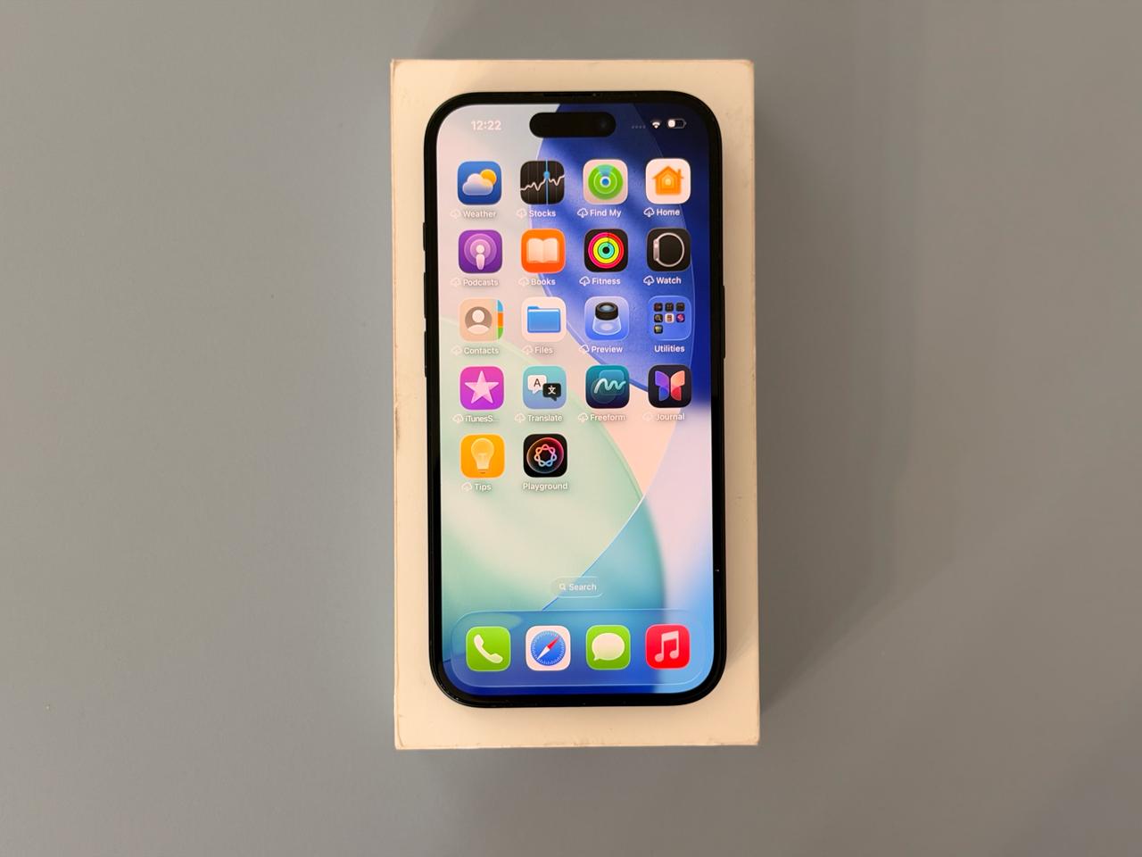 Prodajem: iPhone 16 128GB Black