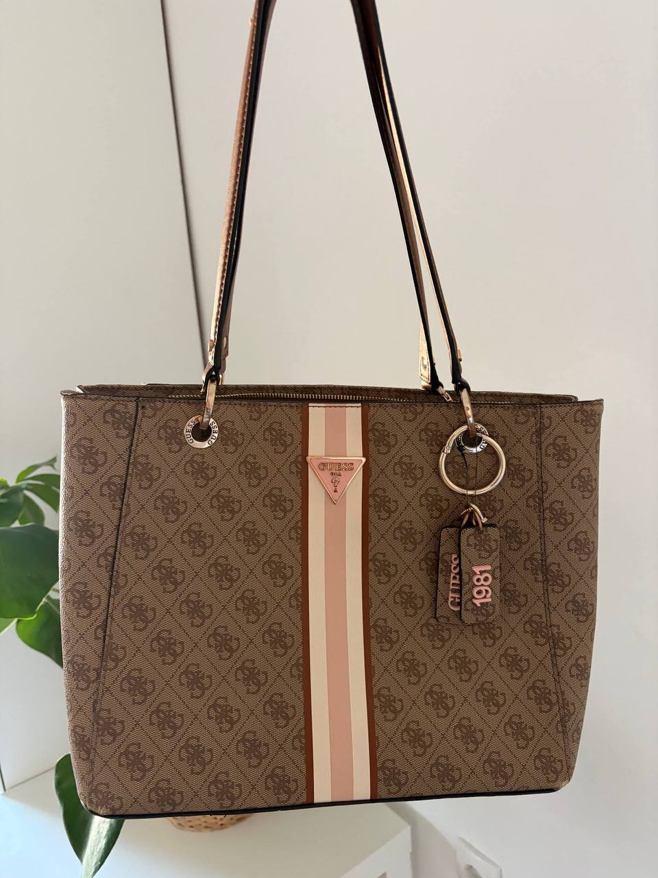 Оригинальная сумка Guess
